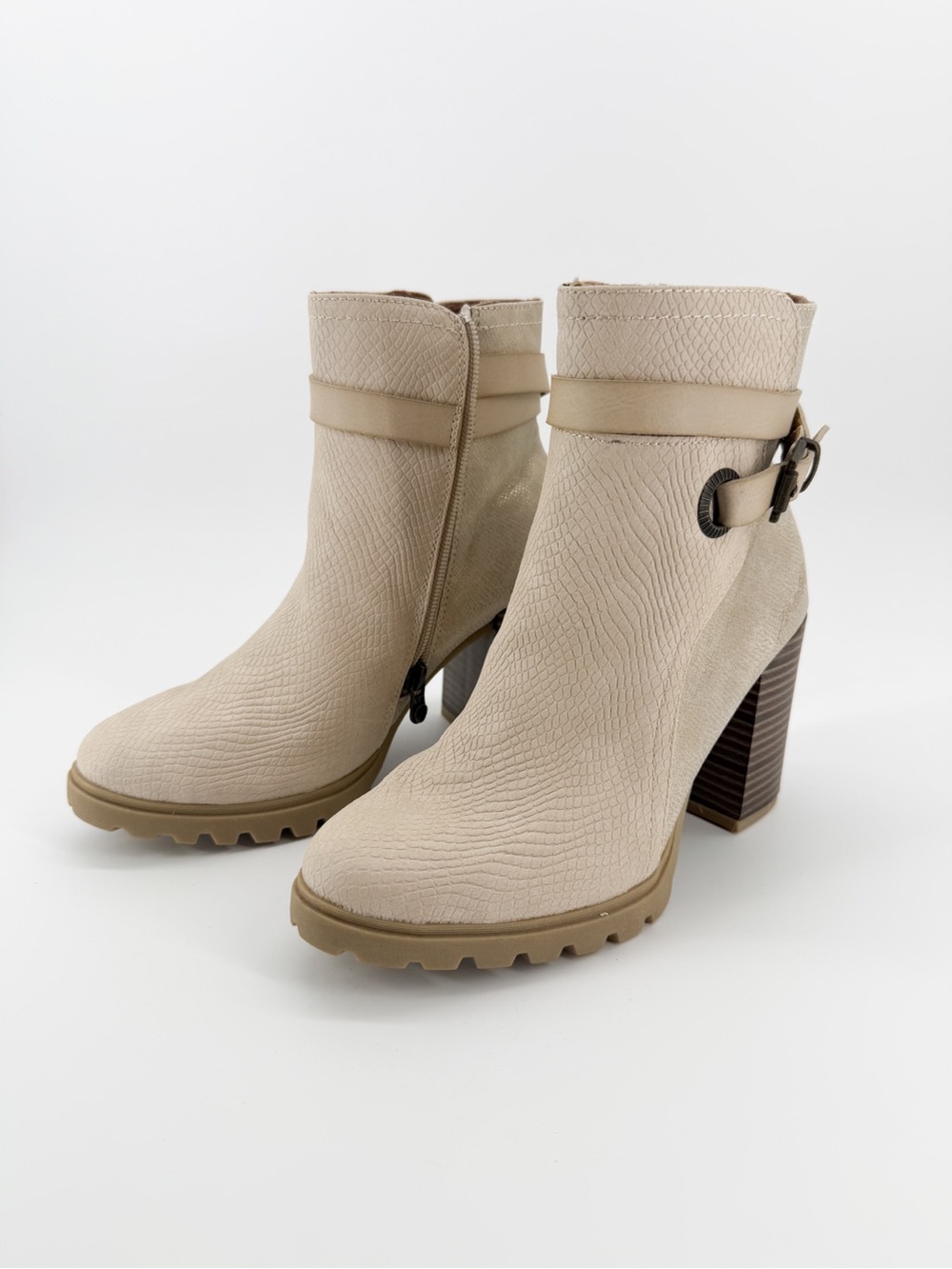 Blowfish Malibu Winston Prospector Ankle Boots Block Heel Lug Sole Cream 7 NEW